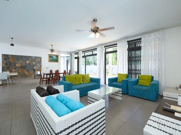 4 Bedroom Building