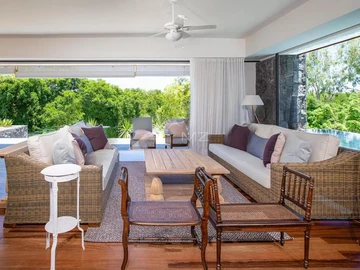 5 Bedroom Villa