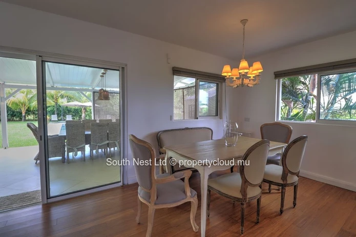 4-bed family house in a prestigious estate.