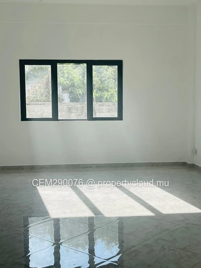 Maison à deux logements avec potentiel d'investissement à vendre – Quatre Bornes (près de Sodnac)