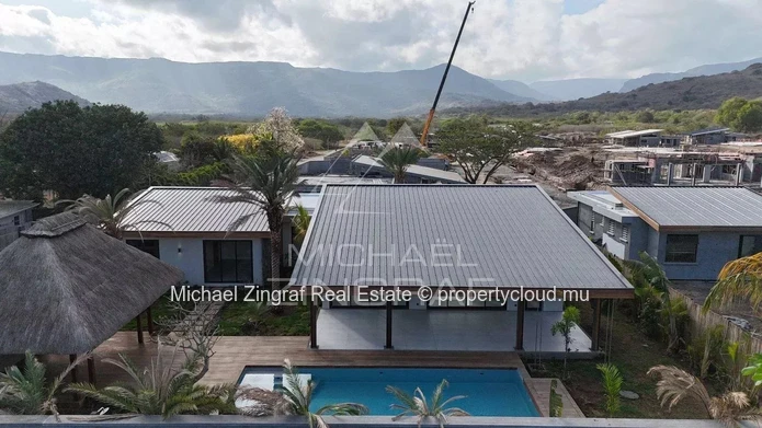 Contemporary Resale Villa – Eco Savanah, Black River