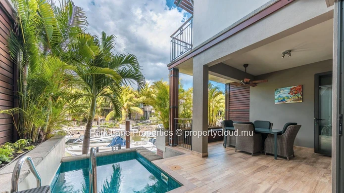 Duplex élégant avec accès direct à la Marina
