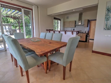 Spectacular colonial-style 4-bed villa 