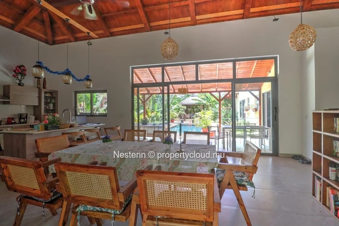 Elegant balinese-style villa on 675m² land