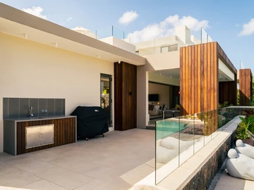 4 Bedroom Villa