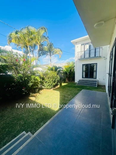 House for Rent – Grand Baie, Chemin 20 Pieds
