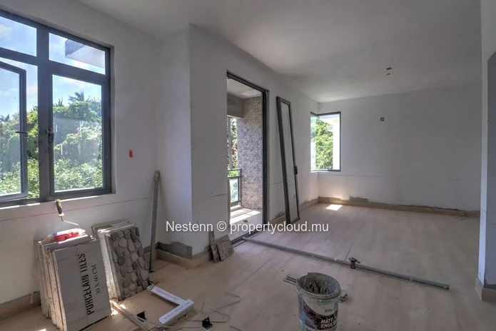 Modern duplex villa with 3 bedrooms close to amenities.
