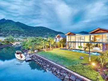 5 Bedroom Villa