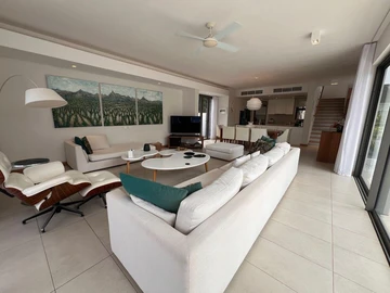 4 Bedroom Villa