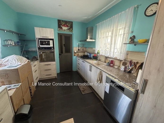 4-Bedroom Villa with Office for Sale in Albion