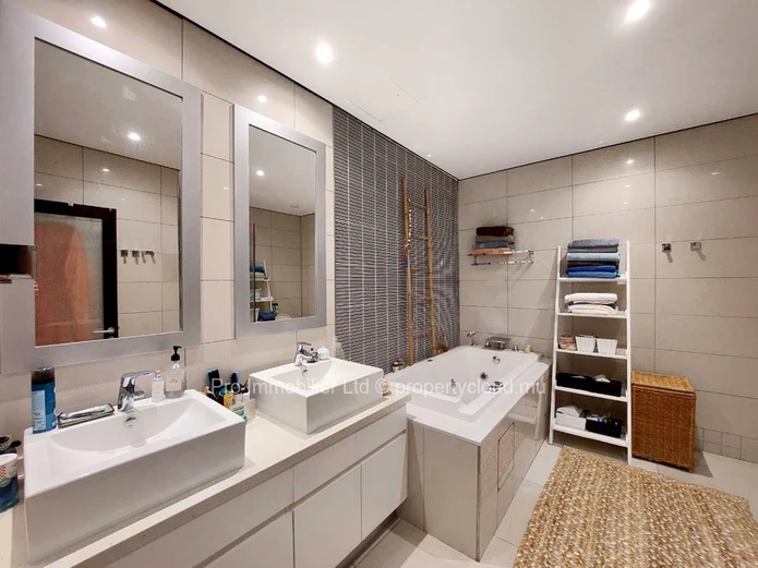 Luxury apartment for sale at La Croisette in the heart of Grand Bay.
