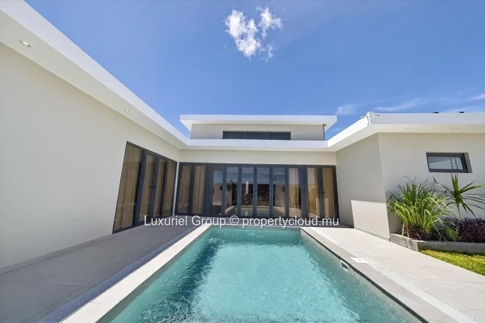 Villa De Prestige À Vendre – Péreybère