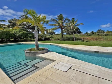 5 Bedroom Villa