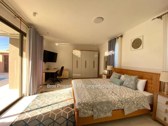 Rs 100,000/month | Modern Fully Furnished 3-Bedroom Villa for Rent in Vingt Pied, Grand Baie