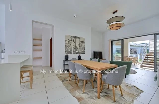 Exclusive penthouse close to Pereybère beach