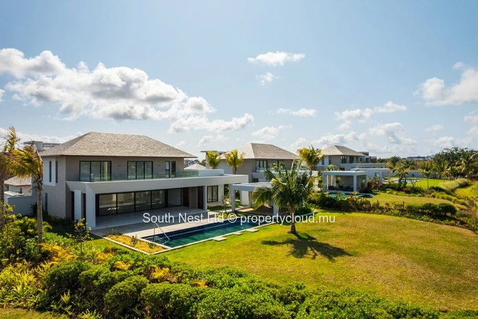 Villa de luxe exceptionnelle de 5 chambres au sein d'un domaine résidentiel prestigieux et sécurisé