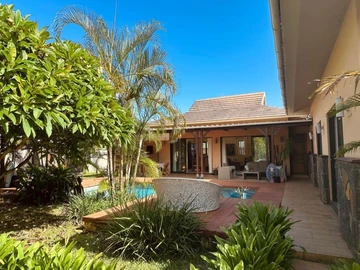 4 Bedroom Villa
