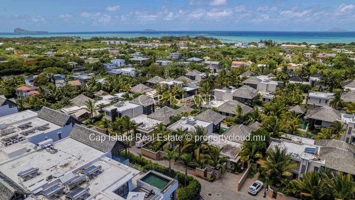 4 Bedroom Penthouse with Panoramic Sea View