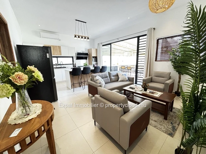 Contemporary 3-Bedroom Ground-Floor Apartment Just A Few Steps From The Sea – Trou Aux Biches
