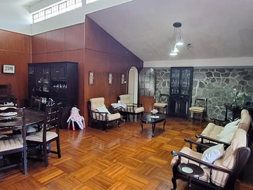 7 Bedroom House