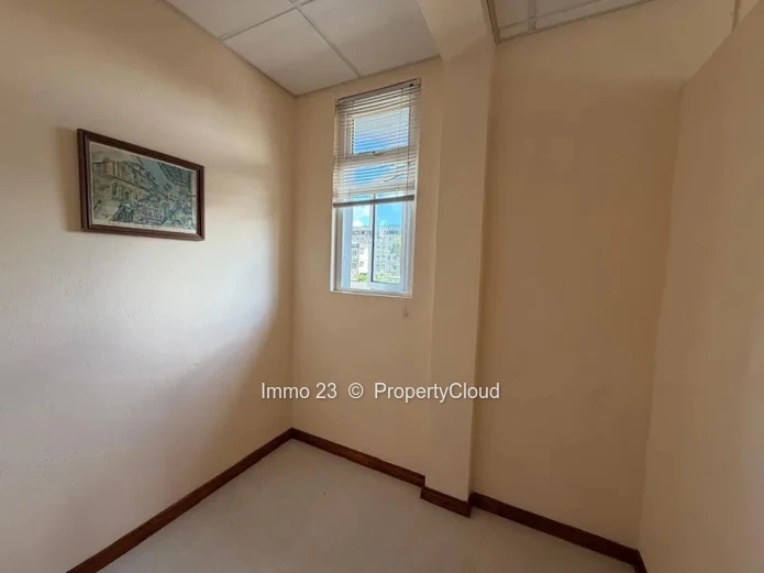 Bureau - 70m2 - Quatre Bornes - Ref. BU84578LO