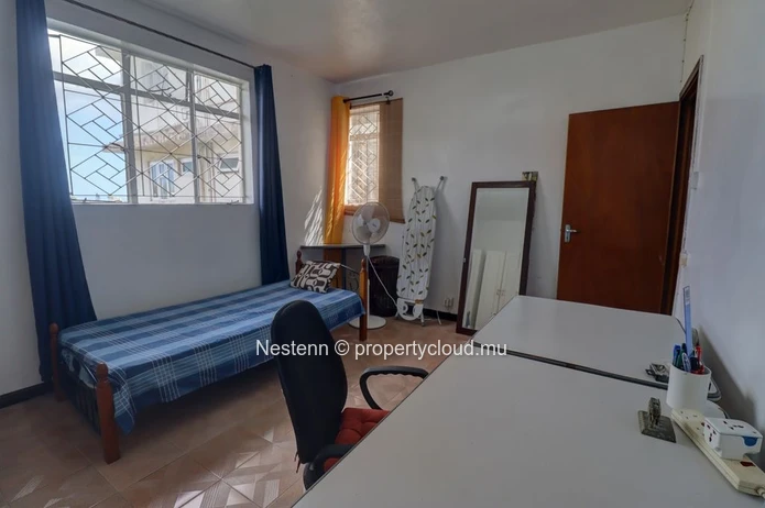 Furnished apartment with mountain views in a secure residence