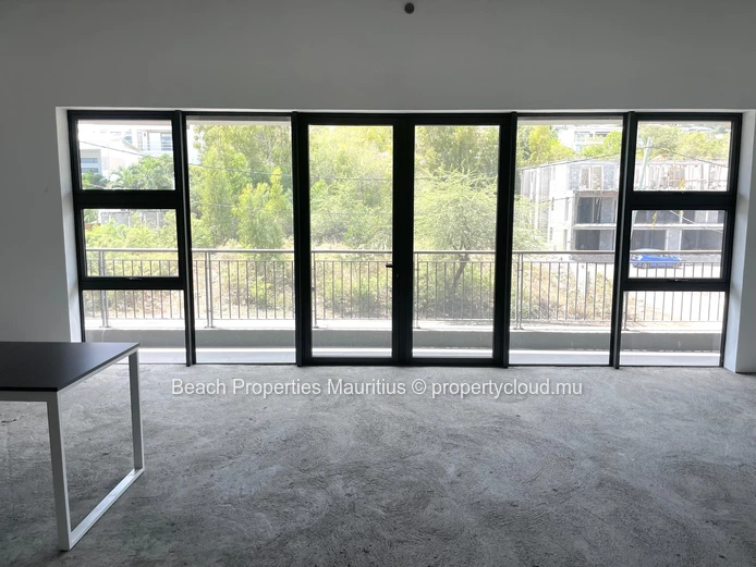 59m² Commercial Unit with Balcony & Parking