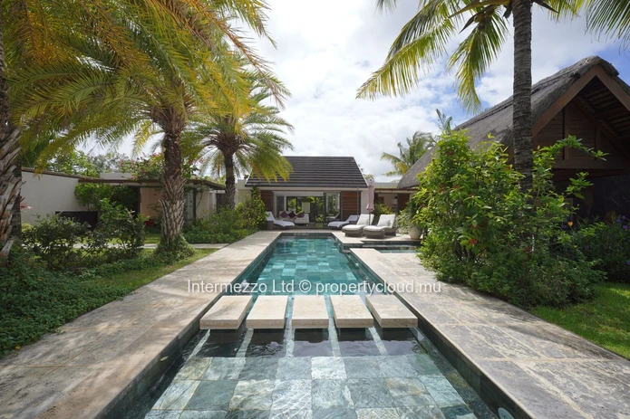 Villa de Luxe à Vendre – Le Clos du Littoral, Grand Baie | 3 Chambres | €