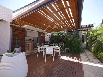 4 Bedroom Villa