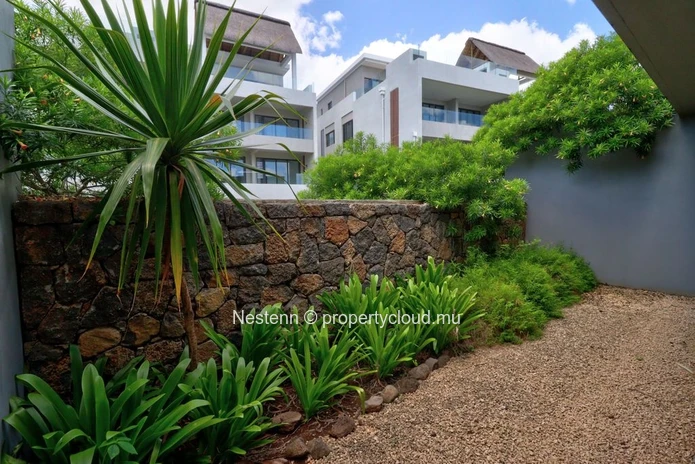 Magnifique duplex de 3 chambres avec piscine privée et vue mer