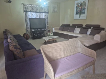 6 Bedroom House