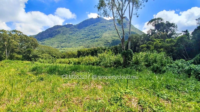 Land For Sale in Chantenay, Moka