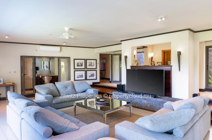 A superb convivial home within an intimate environment