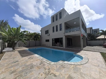 4 Bedroom Villa