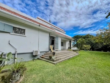 6 Bedroom House