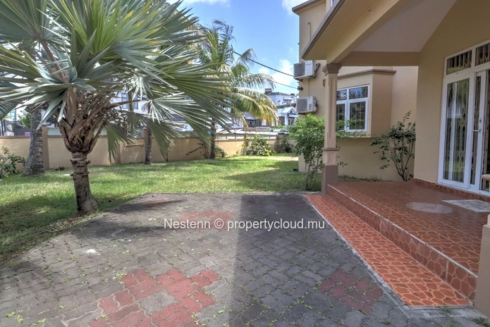 Maison au  rez-de-chaussée avec 3 chambres