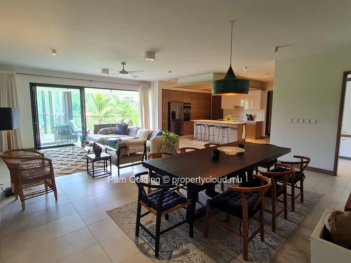 Appartement Spacieux avec Superbe Vue sur le Parcours de Golf – Mont Choisy Le Golf