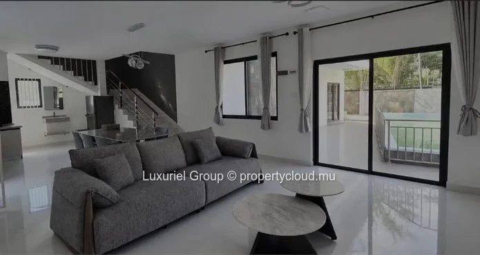 Modern and Spacious Duplexes for Rent in Pereybere