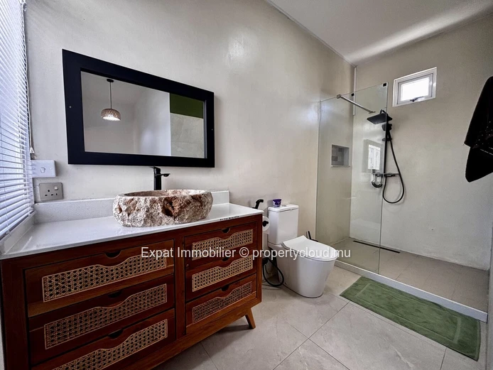 Villa Neuve 3 Chambres En Suite Avec Piscine – Pereybère