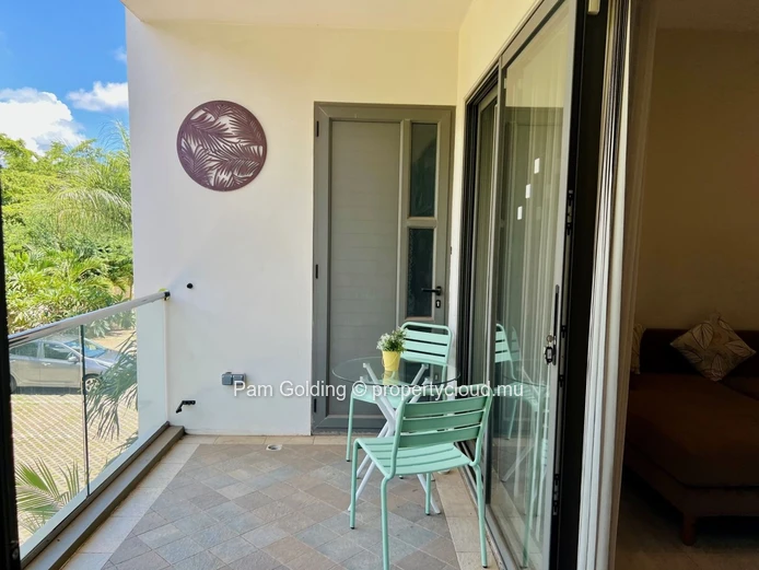 New apartment in a new complex in Flic en Flac