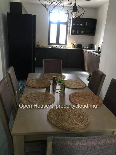 "Charming Mauritian Villa with Private Pool in Pamplemousses - Don't Miss Out!"
