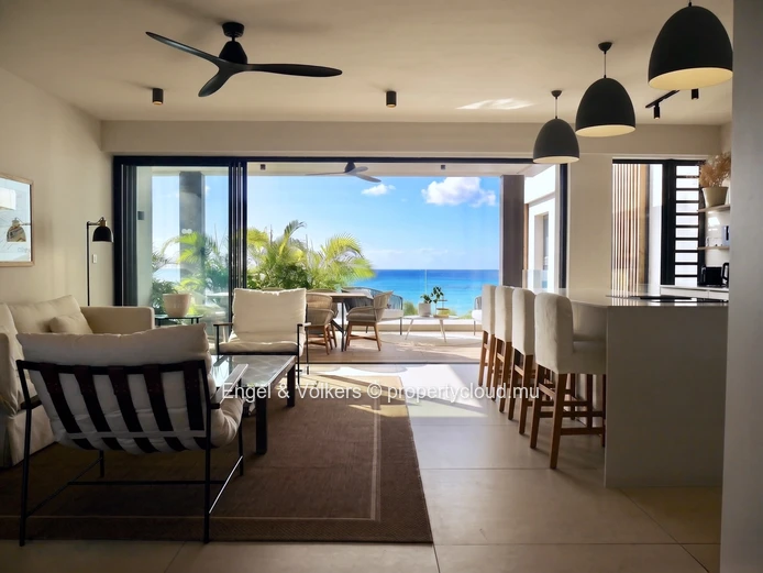 Ocean-View Penthouse with Private Pool in Pointe aux Canonniers