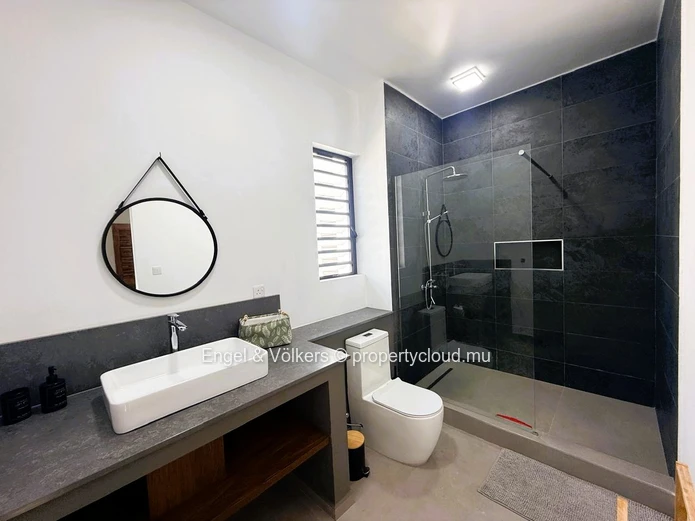 Luxury, Privacy and Comfort Villa in the Heart of Calodyne for Rent  Property Description