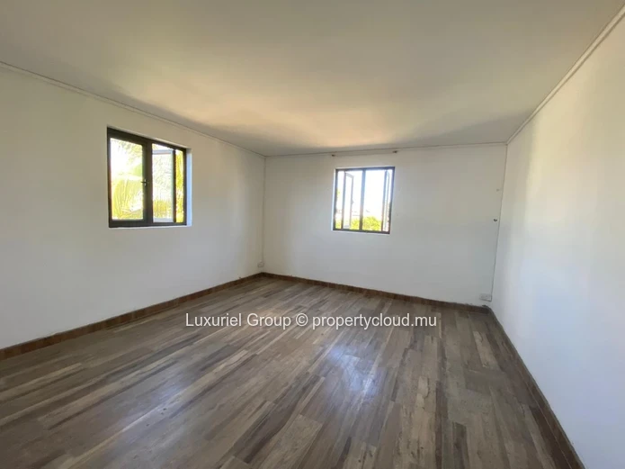 Commercial Building for Rent – First Floor