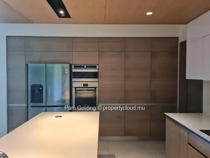 Appartement Spacieux avec Superbe Vue sur le Parcours de Golf – Mont Choisy Le Golf