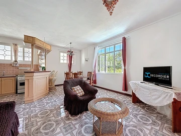 6 Bedroom House