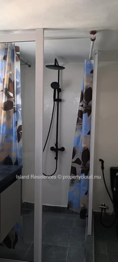Furnished apartment with 3 bedrooms, a large covered terrace and parking space