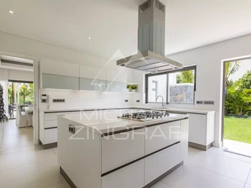 4 Bedroom Villa