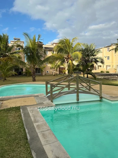 A VENDRE, Melville ( Grand Gaube), duplex de 2 chambres dans complexe sécurisé