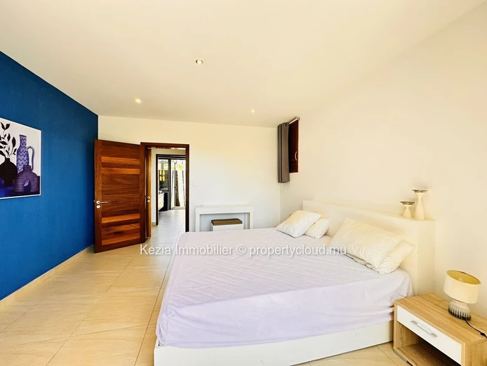 | Villa Contemporaine Avec Piscine Et Jardin Tropical |